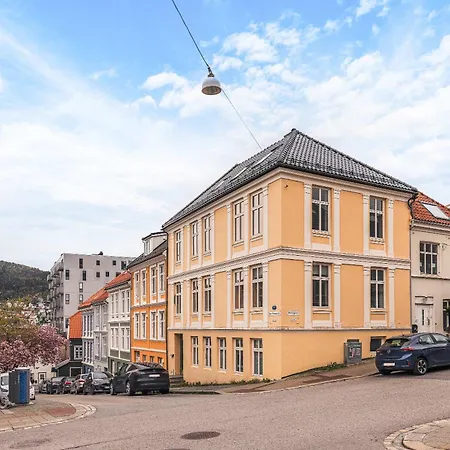 Dinbnb L 250m To Bryggen L Backyard L Smart-tv L 6 Guests Appartement Bergen